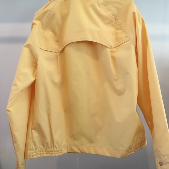 Light Weight Sporty Jacket - Picture 2 of 6